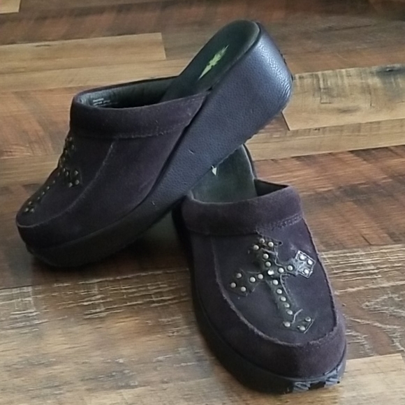 Brown Suede and Leather Cross Wedges - Picture 2 of 5